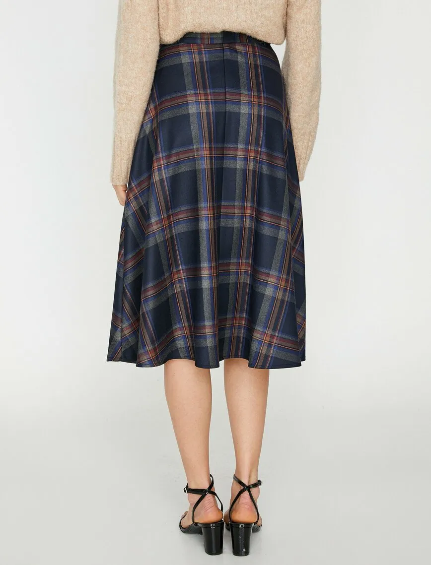 12196 Black Check Midi Skirt