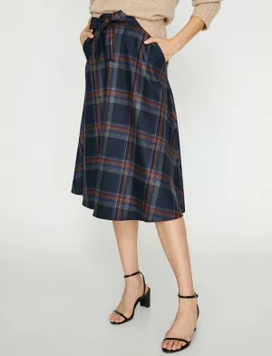12196 Black Check Midi Skirt