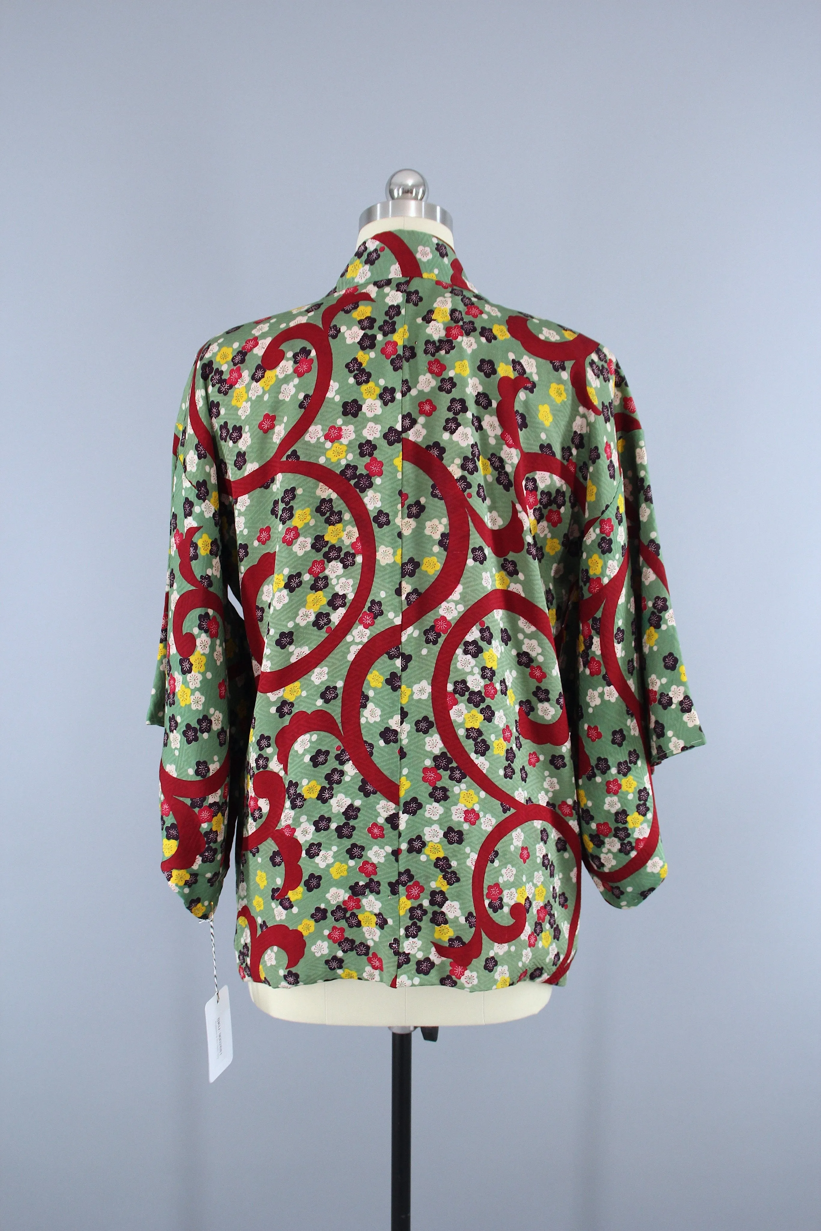 1940s Vintage Silk Haori Kimono Jacket Cardigan in Green & Red Floral Print