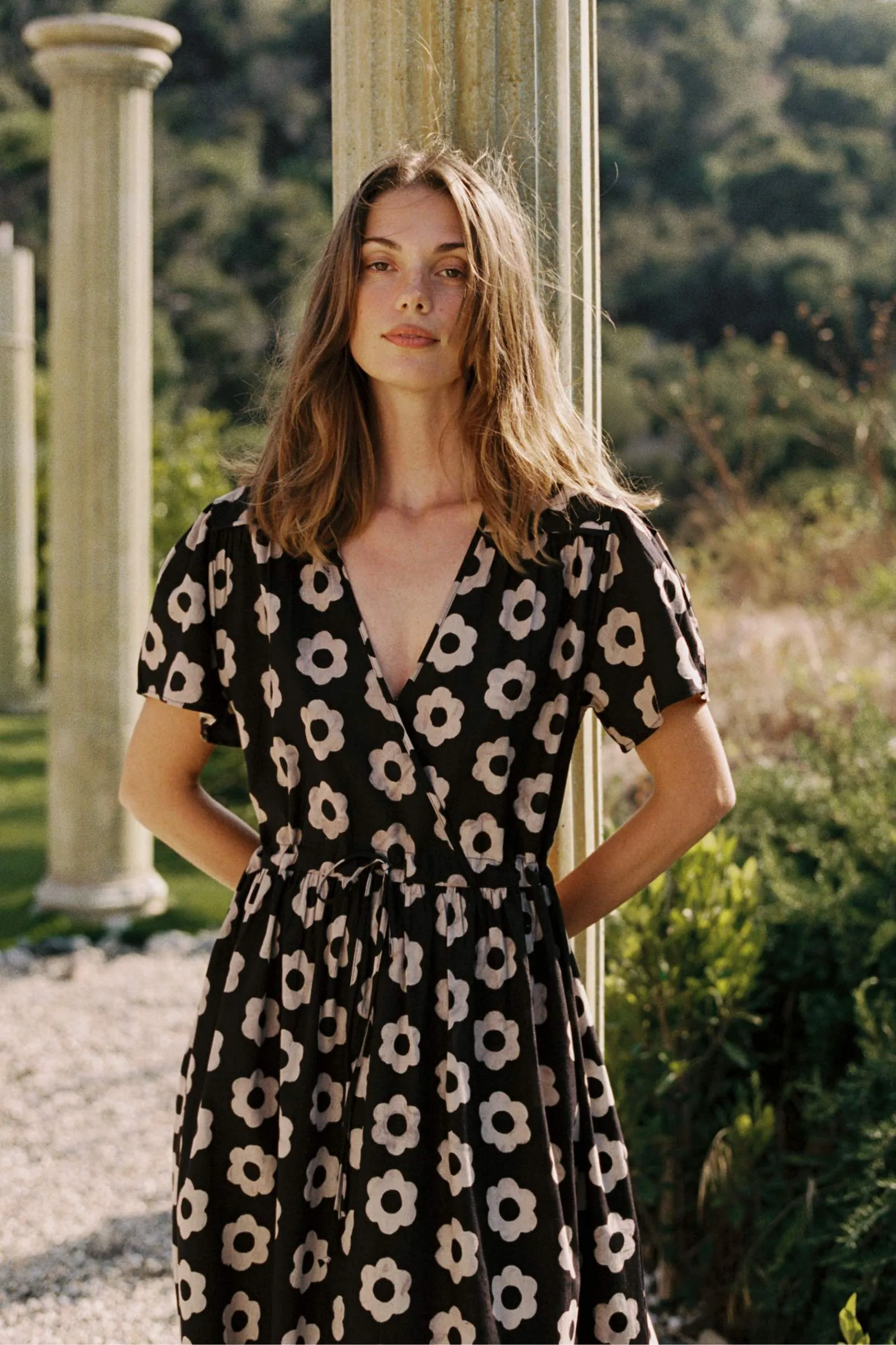 The Dawn Dress Petites | Noir Daisy