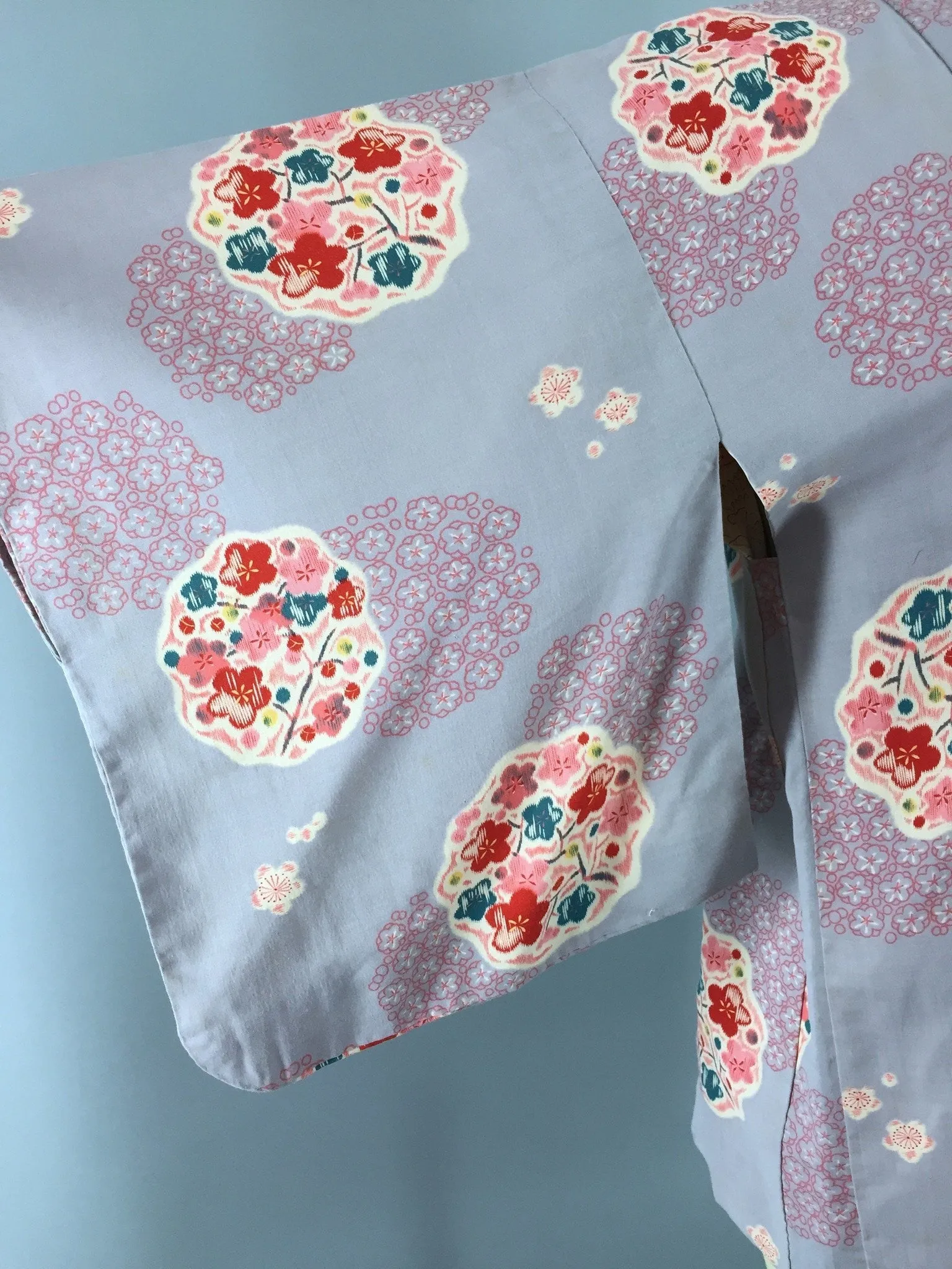 Vintage 1940s Vintage Kimono Jacket / Haori Kimono Cardigan / Grey Floral Print Cotton